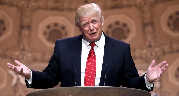 Donald Trump promove evento para arrecadar fundos