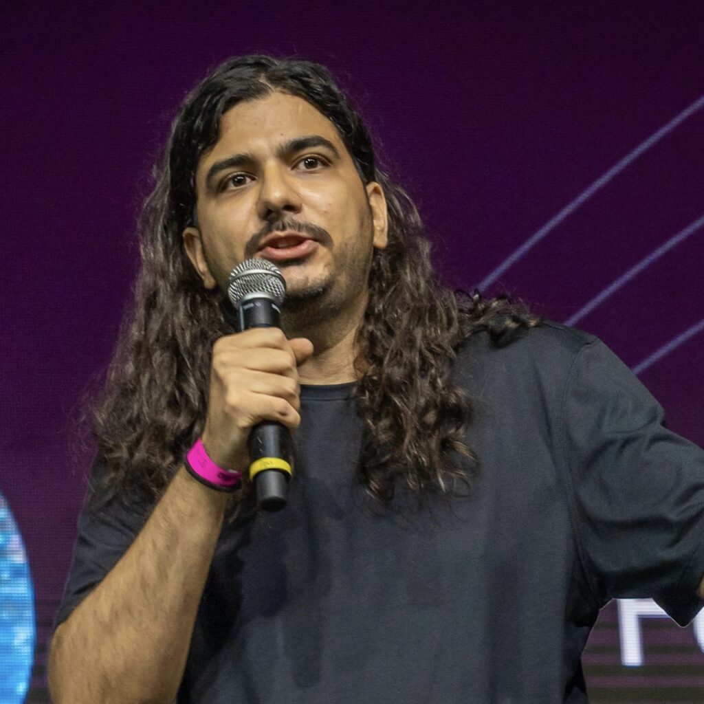 Lucas Ferreira é o fundador da Vinteum e organizador da Satsconf